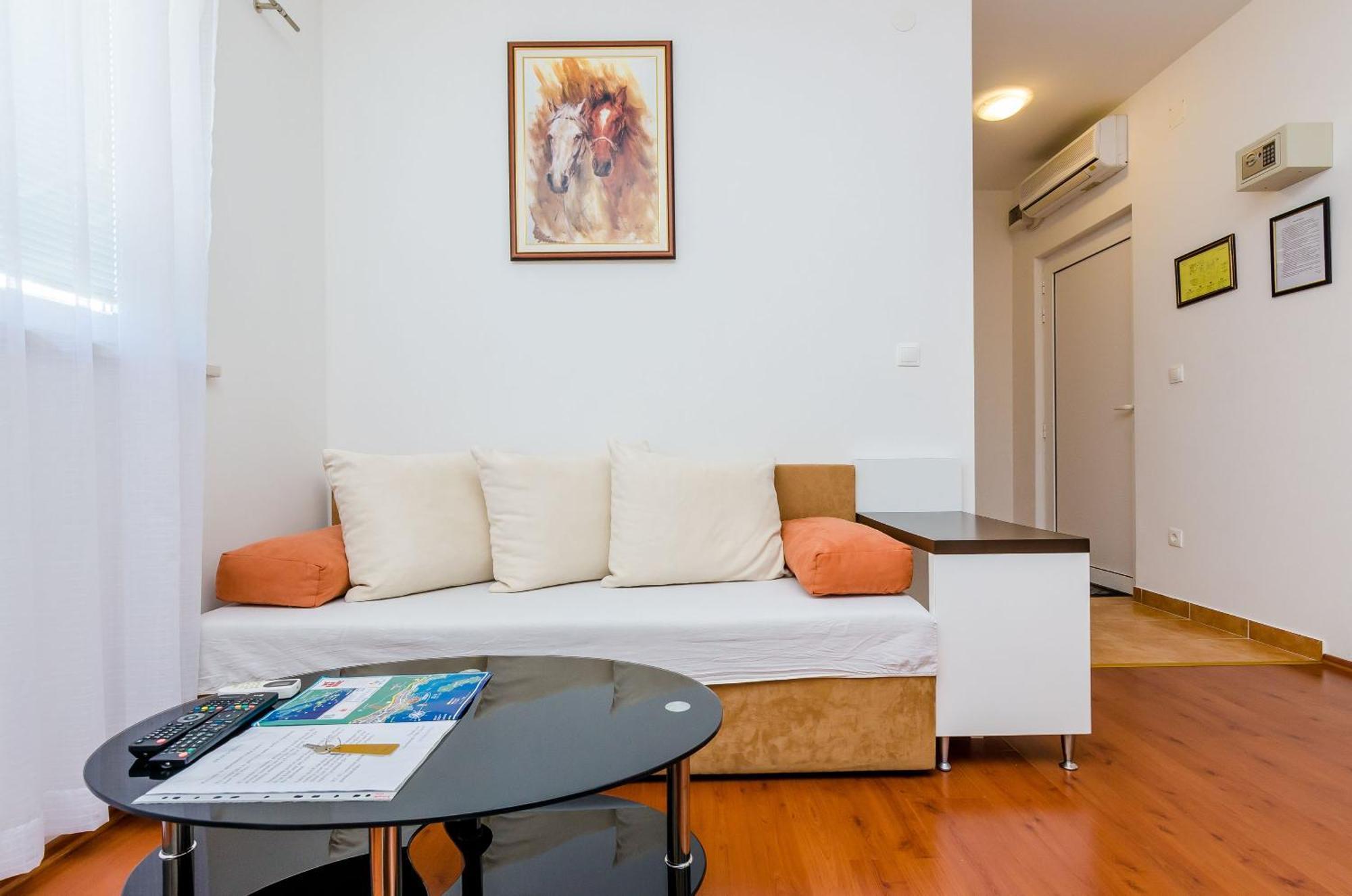 Apartments Villa Aura - Adult Only Дубровник Экстерьер фото