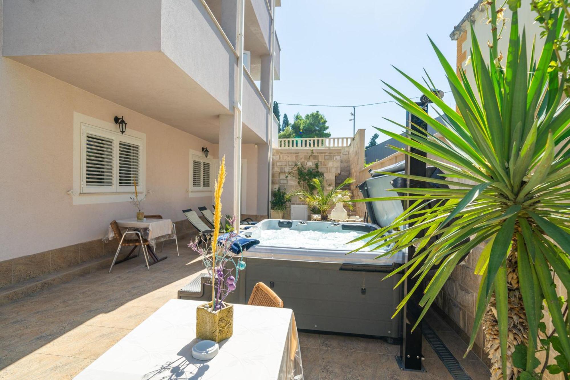 Apartments Villa Aura - Adult Only Дубровник Экстерьер фото