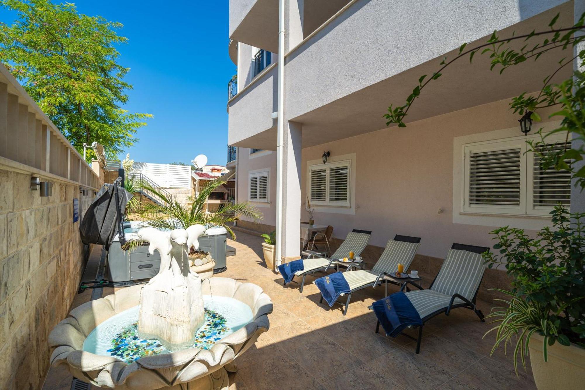 Apartments Villa Aura - Adult Only Дубровник Экстерьер фото