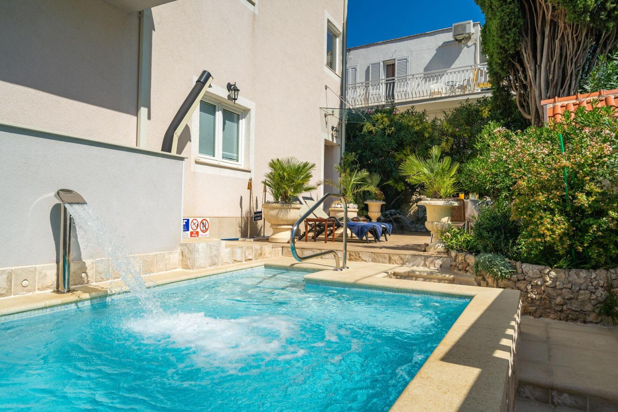 Apartments Villa Aura - Adult Only Дубровник Экстерьер фото